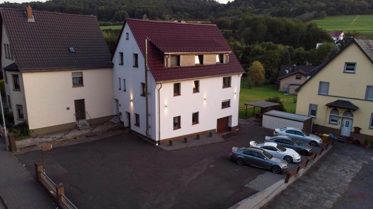 North Loop Rooms Adenau Kültér fotó